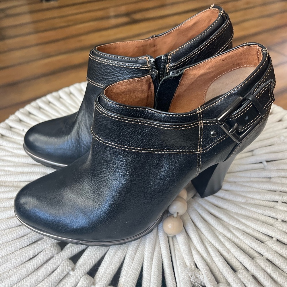 Sofft Women's Black Leather Ankle Booties with Buckle Accent